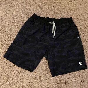 Vuori shorts with liner
